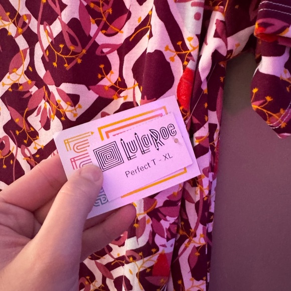 BNWT Maroon, red and cream LulaRoe Perfect T - Picture 7 of 9